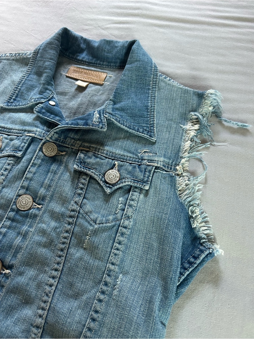 True Religion Women’s XS Jean Biker Vest Distressed - Picture 4 of 8